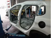 Порог со стойкой левый Peugeot 2008