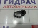 Моторчик заслонки отопителя (печки) Peugeot 2008 1608182880