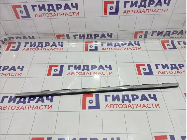 Накладка стекла двери переднего левого Peugeot 2008 9673931480