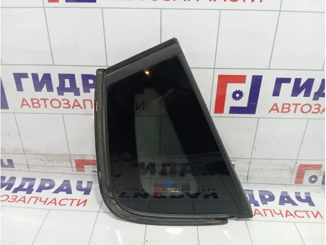 Стекло кузовное глухое (форточка) заднее правое Peugeot 2008 9800983780