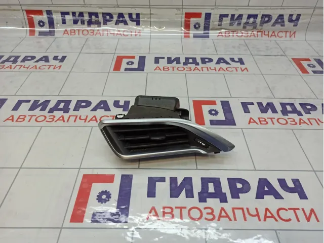 Дефлектор воздушный левый Peugeot 2008 96731317VV