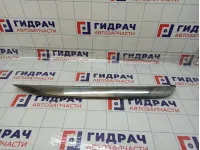 Молдинг лобового стекла правый Peugeot 2008 9806404777