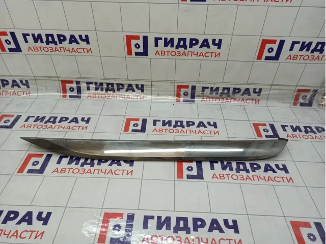 Молдинг лобового стекла правый Peugeot 2008 9806404777