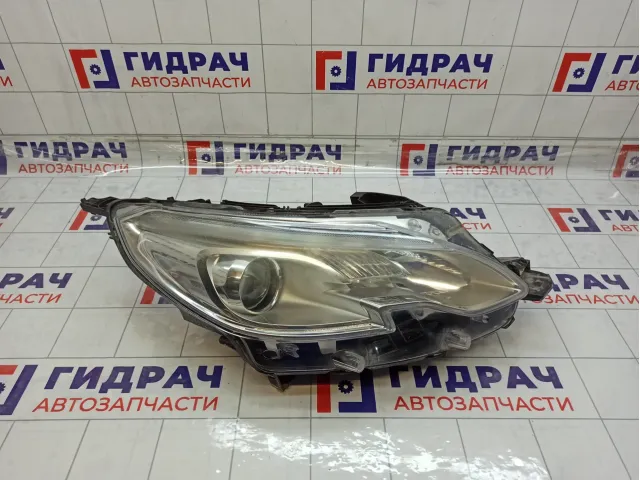 Фара правая Peugeot 2008 9677810280