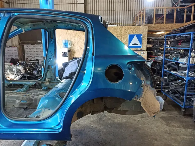 Крыло заднее левое Peugeot 207