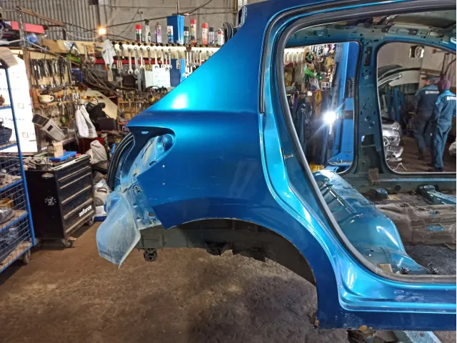 Крыло заднее правое Peugeot 207