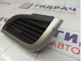 Дефлектор воздушный правый Peugeot 207 8265V4