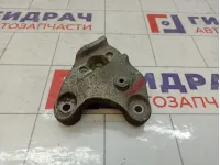 Кронштейн КПП (АКПП, МКПП) Peugeot 207 1813C1