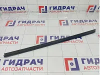 Уплотнитель стекла переднего левого Peugeot 3008 9309R5