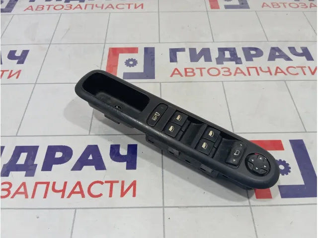 Блок управления стеклоподъемниками Peugeot 3008 6490X5