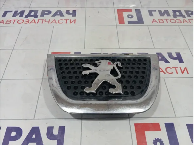 Эмблема Peugeot 3008 9685973077