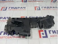 Дефлектор радиатора правый Peugeot 3008 9683410780