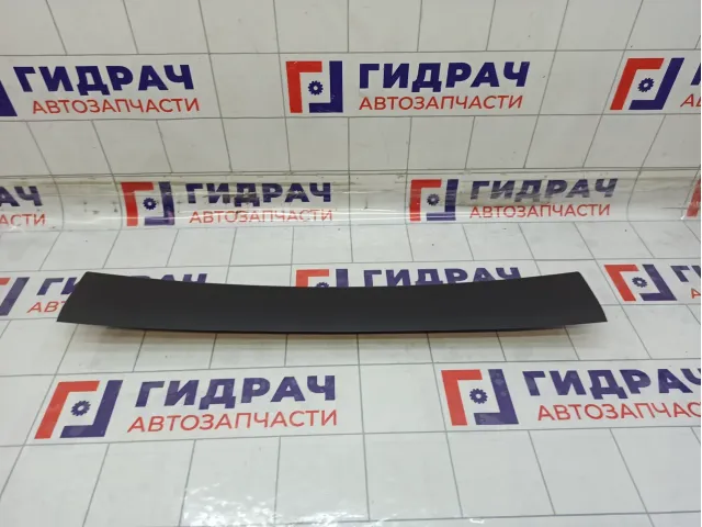 Обшивка двери багажника центральная Peugeot 3008 8748TR