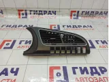 Дефлектор воздушный центральный Peugeot 3008 823113