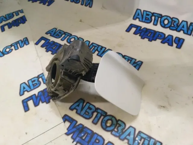 Лючок бензобака Peugeot 301