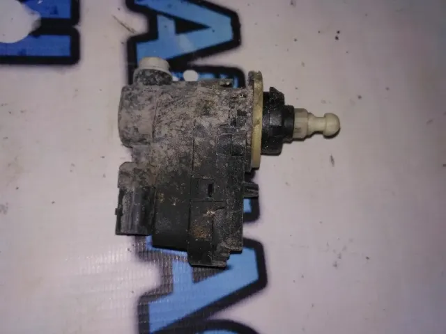 Моторчик корректора фары Peugeot 301