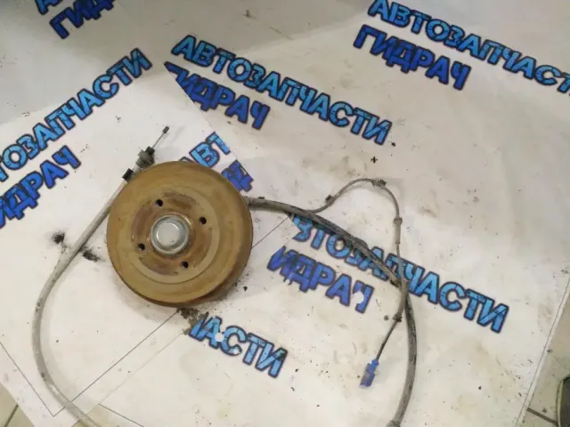 Ступица задняя левая в сборе Peugeot 301