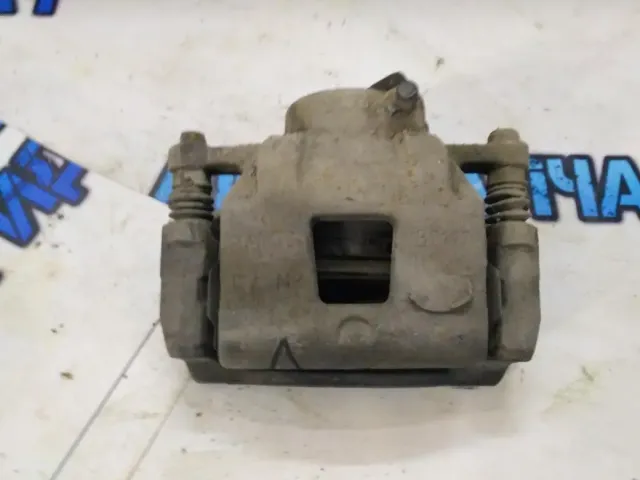 Суппорт тормозной передний левый 1608690980 Peugeot 301