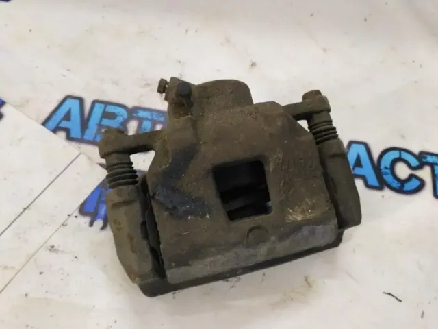 Суппорт тормозной передний правый 1608691080 Peugeot 301