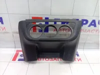 Накладка торпедо центральная Peugeot 301 96743918ZD