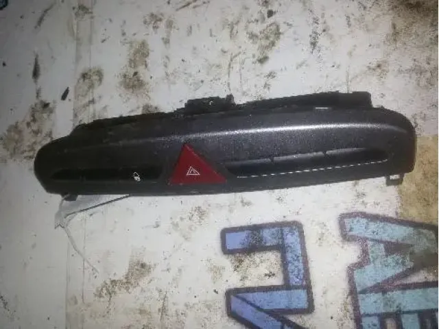 кнопка аварийки Peugeot 308