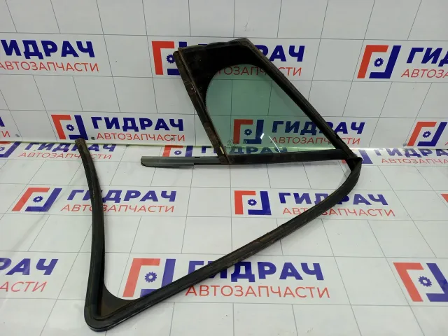 Стекло двери (форточка) передней левой Peugeot 308