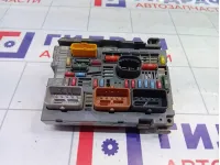 Блок предохранителей Peugeot 308 9675878480