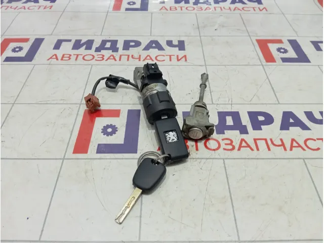 Замок зажигания Peugeot 308 4162KF