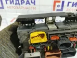 Блок предохранителей Peugeot 308 9664706380