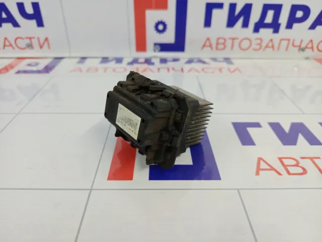 Резистор отопителя Peugeot 308