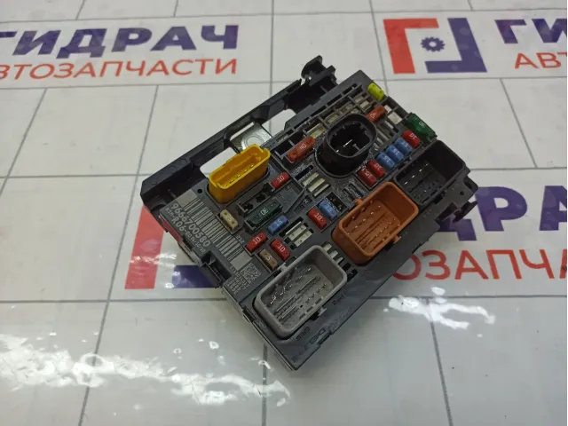 Блок предохранителей Peugeot 308 9666700580