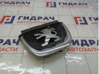 Эмблема Peugeot 308 7810S5