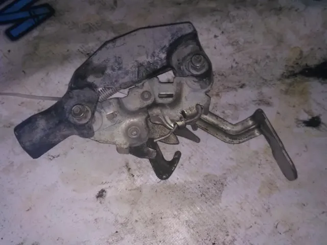 замок капота Peugeot 308 2011 г