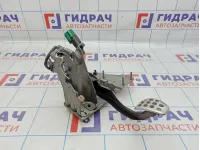 Педаль тормоза Peugeot 308 (T7) . Дефект.
