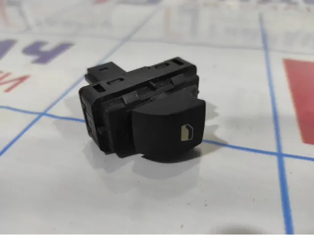 Кнопка стеклоподъемника Peugeot 308 (T7) 649030. Задняя.