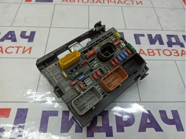 Блок предохранителей Peugeot 308 9675878480