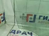Стекло двери передней правой Peugeot 308 9677867580