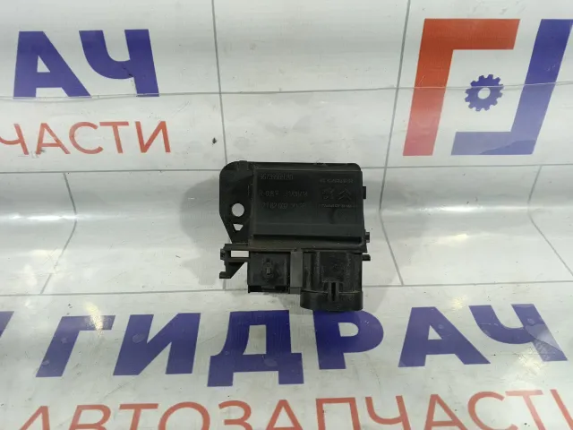 Резистор вентилятора радиатора Peugeot 308 9673999980