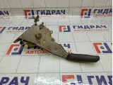 Рычаг, педаль стояночного тормоза Peugeot 407 4701A4