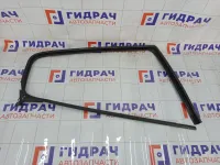 Уплотнитель стекла заднего правого Peugeot 407 932785