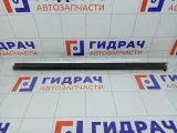 Уплотнитель стекла переднего правого Peugeot 407 9334E1