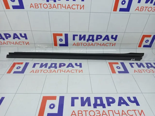 Уплотнитель стекла заднего правого Peugeot 407 9334E3