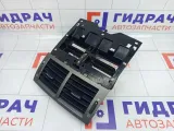 Дефлектор воздушный центральный Peugeot 407 8265L2