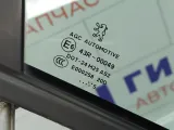Стекло двери передней правой Peugeot 407 9202G1