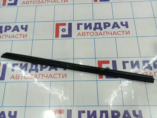 Уплотнитель стекла двери заднего правого Peugeot 408