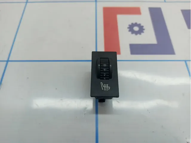 Кнопка обогрева сидений Peugeot 408 96618990XT