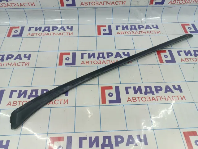 Молдинг лобового стекла передний правый Peugeot 408 9670977980