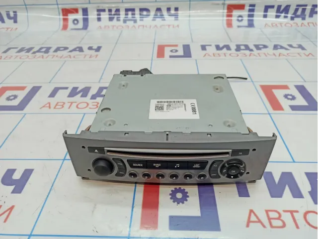Магнитола Peugeot 408 98041641