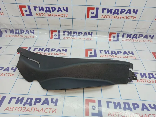 Обшивка стойки задней правой нижняя Peugeot 408 9677253577