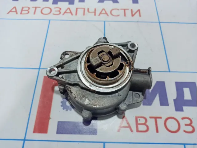 Насос вакуумный Peugeot 408